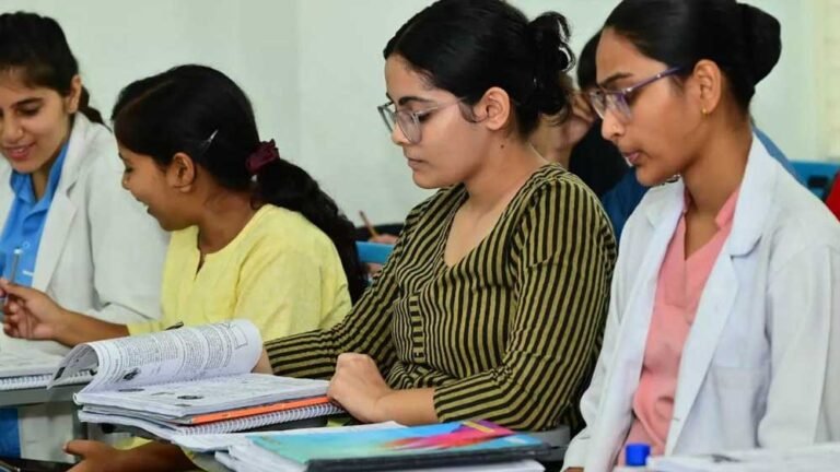 उद्यमशीलता की ओर कदम: 50 सरकारी स्कूल छात्र लेंगे एंटरप्रेन्योरशिप ट्रेनिंग