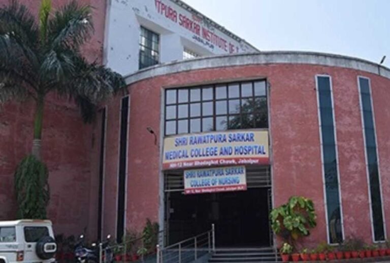 CBI की कार्रवाई के बाद बड़ा एक्शन, रावतपुरा मेडिकल कॉलेज केस में तीन डॉक्टरों को किया गया निलंबित