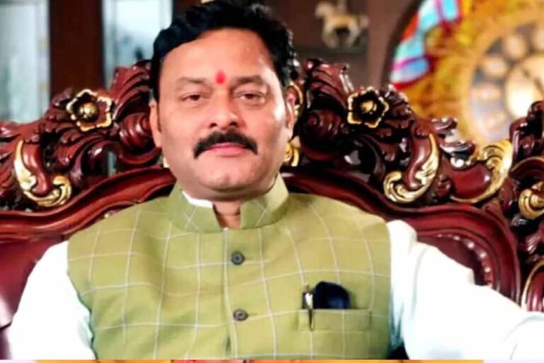 संजय पाठक के वकील का बड़ा कदम, केस से खुद को किया अलग और सोशल मीडिया पर दी जानकारी