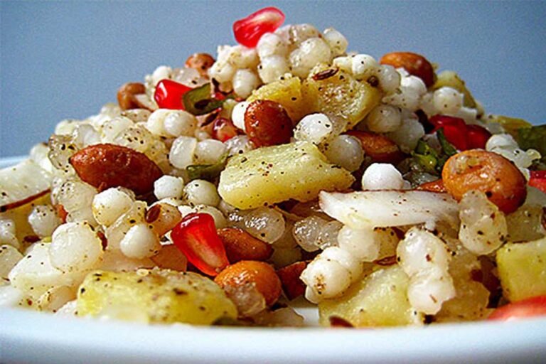 व्रत में भूख लगे और ऑफिस भी जाना हो? साबूदाना और मूंगफली की ये स्पेशल रेसिपी करें ट्राई