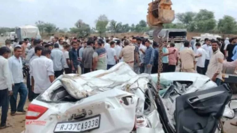 सड़क हादसा: निजी बस ने कार को रौंदा, डीडवाना-कुचामन में 2 लोगों की मौत, दर्जनों घायल