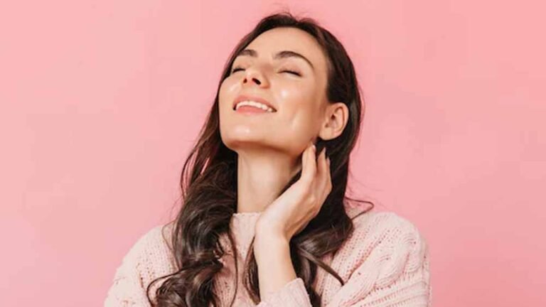 दिनभर खिला-खिला चेहरा चाहिए? ये 5 आसान आदतें बनाती हैं ग्लोइंग त्वचा