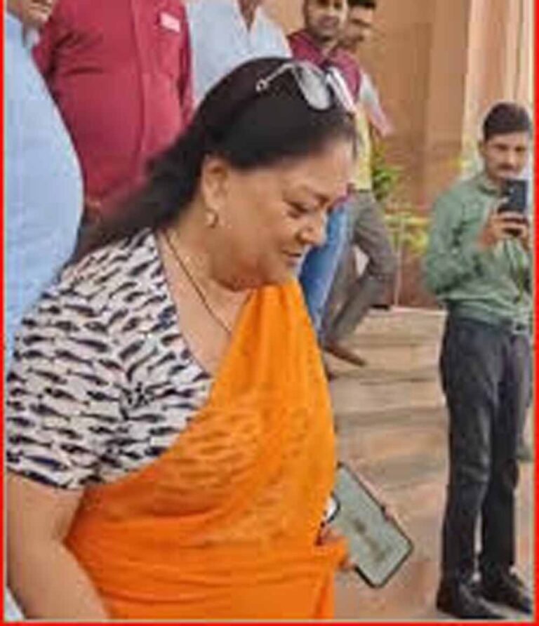 कांग्रेस विधायकों का प्रदर्शन: वसुंधरा विधानसभा में वेल में विरोध जारी