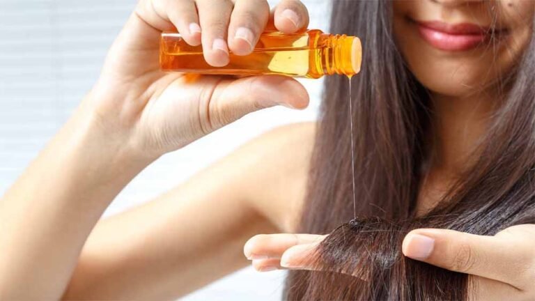 रुकी हुई बालों की ग्रोथ में? ये 5 हेयर ऑयल देंगे जादुई परिणाम