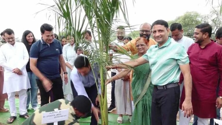 गोल्फ और पर्यावरण साथ-साथ: रायपुर में भारत गोल्फ महोत्सव में रोपे पौधे