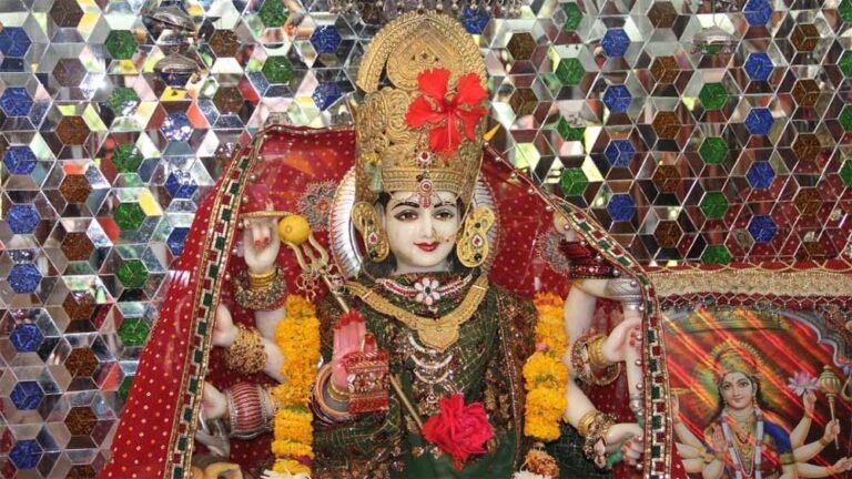 शारदीय नवरात्रि 2025 कब से? तारीख, कलश स्थापना का समय और सही पूजा-विधि की पूरी जानकारी