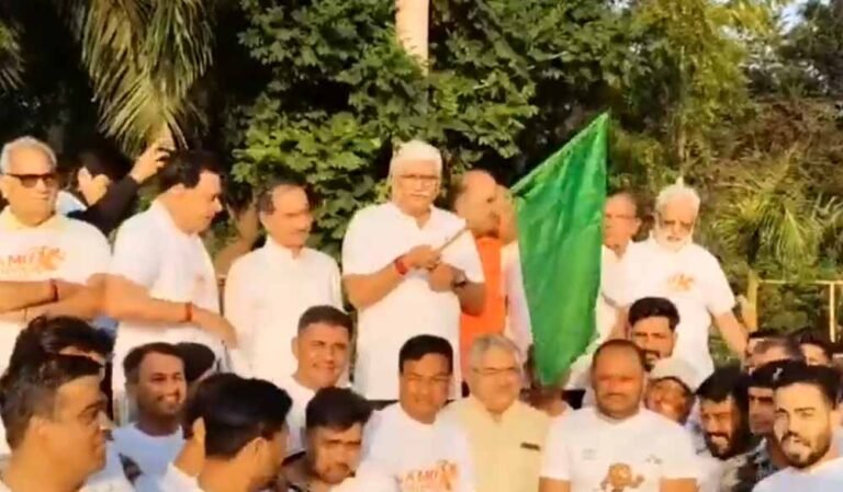 भारत तेज़ी से बढ़ रहा आगे, युवाओं का फिट रहना अनिवार्य: केंद्रीय मंत्री शेखावत