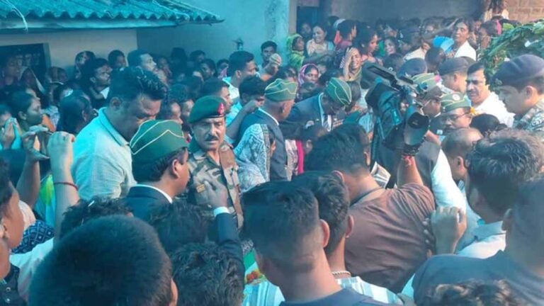 रंजीत की पार्थिव देह को देखने उमड़ा जनसैलाब, लोगों ने नम आंखों से दी विदाई