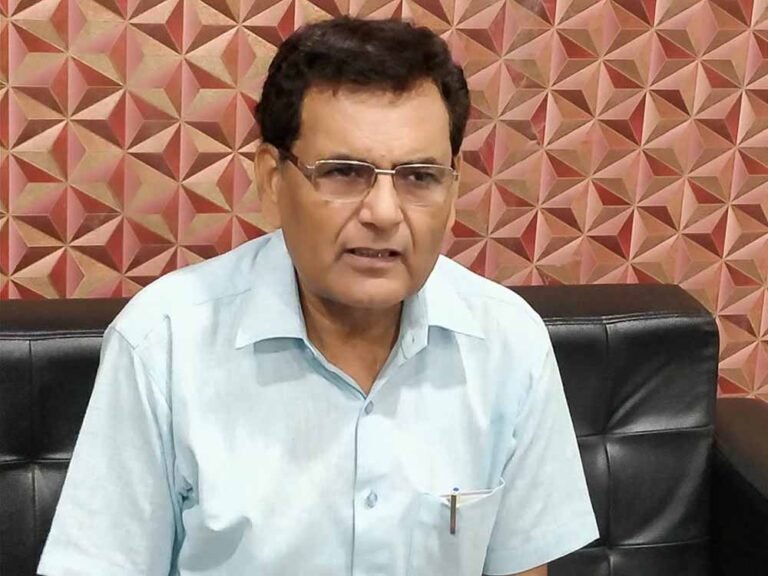 विधान परिषद सदस्य डॉ. निर्मल ने समाजवादी पार्टी पर साधा निशाना