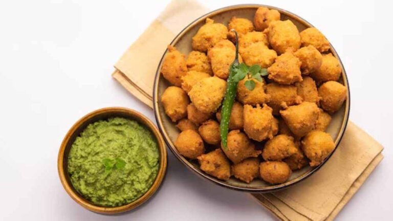 बारिश में बनाइए ये खास चना दाल पकौड़ा, कुरकुरेपन पर दिल हार बैठेंगे