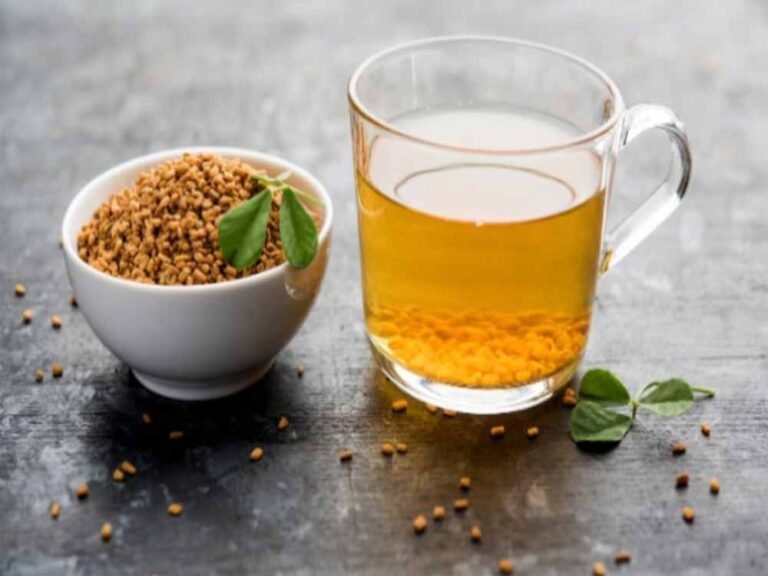 मेथी का पानी है सेहत का खजाना: शुगर कंट्रोल से लेकर वजन घटाने तक बेहद कारगर