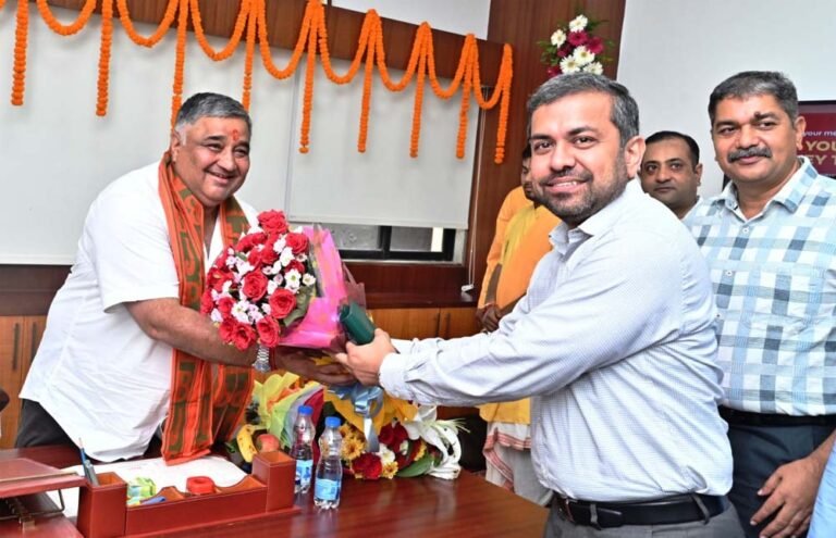 नए पर्यटन एवं संस्कृति मंत्री राजेश अग्रवाल ने मंत्रालय में संभाला जिम्मा, बदलाव की उम्मीद