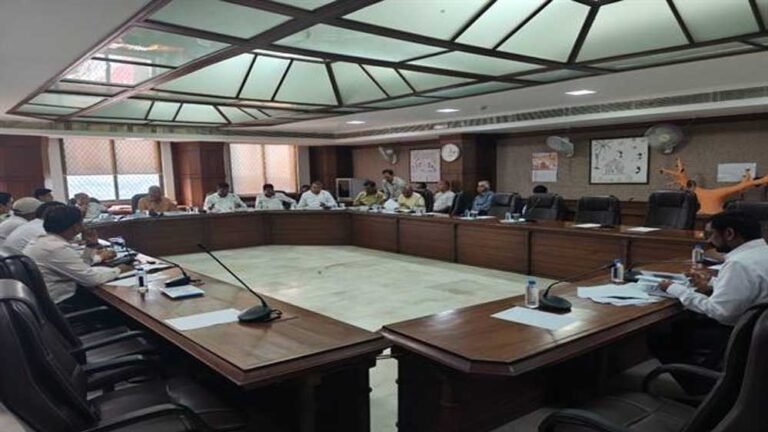 अध्यक्ष  हार्डिया ने छात्रवृत्ति बढ़ाने का प्रस्ताव भेजने के दिए निर्देश