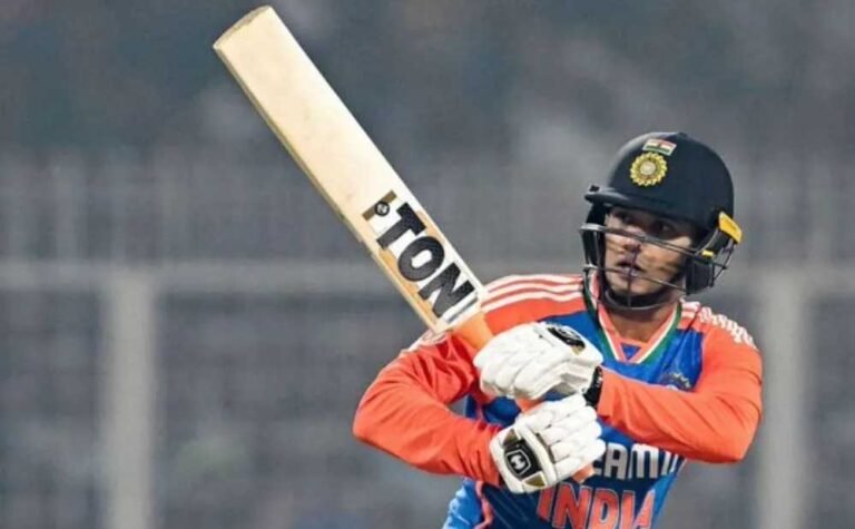 छक्कों का नया किंग: अभिषेक शर्मा ने रचा इतिहास, युवराज सिंह को छोड़ा पीछे