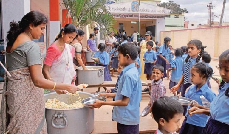 मिशन शक्ति का नवाचार, जीजीआईसी चुन्नीगंज की 9 से 12 की छात्राओं की थाली में इस्कॉन का स्वाद