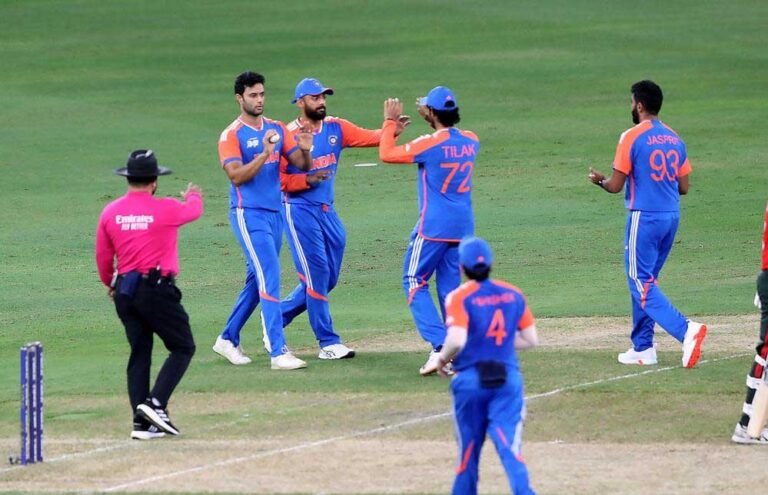 बांग्लादेश पर जीत के साथ भारत फाइनल में, अभिषेक चमके, स्पिनर्स ने ढाया कहर