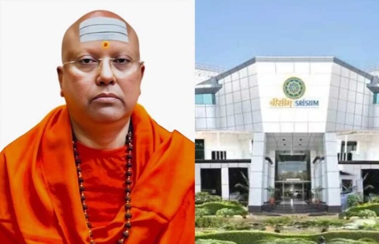 रात में अकेले बुलाता, कमरे में कैमरा छिपाया – स्वामी चैतन्यानंद के खिलाफ महिलाओं का खुलासा