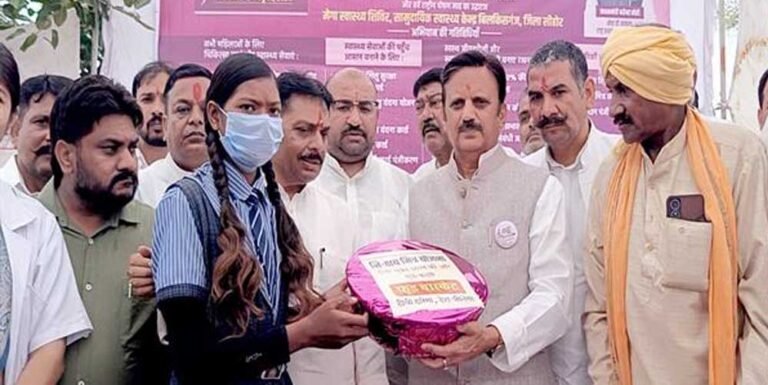 उप मुख्यमंत्री  शुक्ल ने बिलकिसगंज में स्वस्थ नारी – सशक्त परिवार अभियान शिविर का किया शुभारंभ