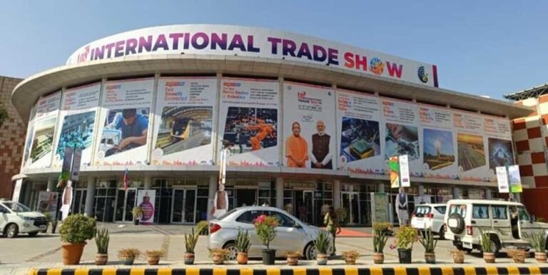यूपी इंटरनेशनल ट्रेड शो में 75 जिलों से आए प्रदर्शकों ने दिखाई अपनी ताक़त