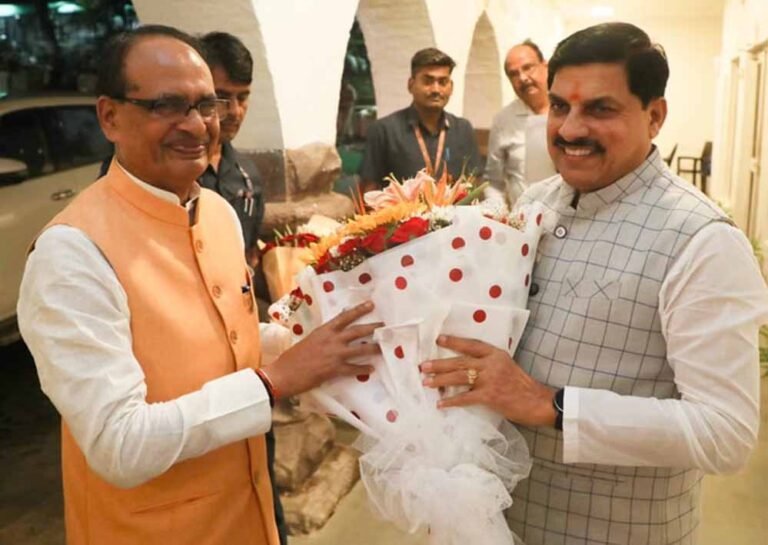 शिवराज सिंह यादव पहुंचे भोपाल में सीएम यादव के आवास, स्वागत हुआ जोरदार