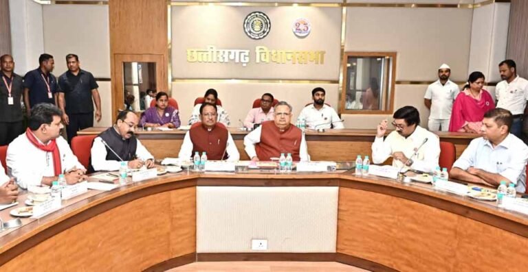 प्रधानमंत्री मोदी के छत्तीसगढ़ दौरे की तैयारियों पर उच्च स्तरीय बैठक सम्पन्न