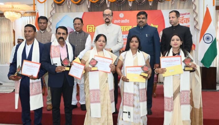 राज्य स्तरीय शिक्षक सम्मान: राजभवन में आयोजित समारोह में CM साय और राज्यपाल रहे  उपस्थित