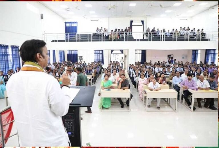 स्वास्थ्य के प्रति सजगता ही निरोग जीवन की कुंजी: उप मुख्यमंत्री शुक्ल