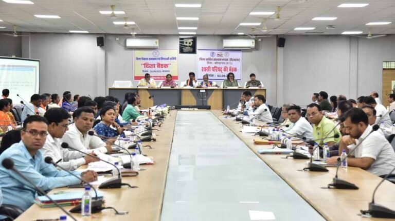 किसानों को सस्ता खाद और जल जीवन मिशन में गुणवत्ता सुनिश्चित करने के दिए निर्देश