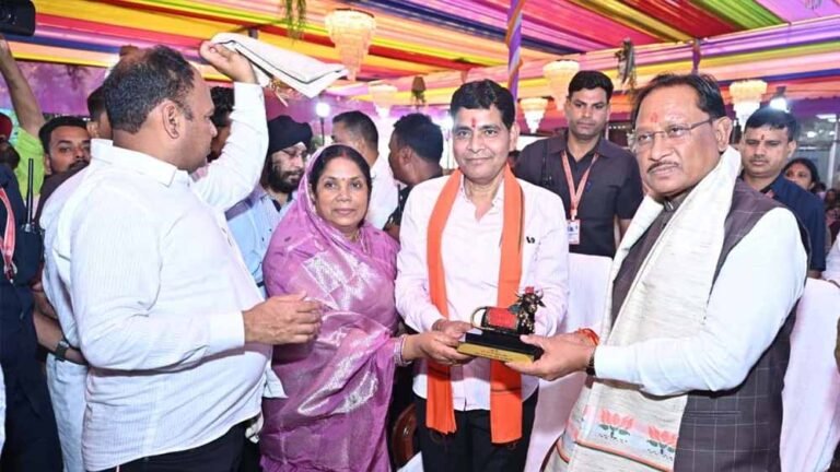 महिलाएँ हर क्षेत्र में कर रही प्रदेश का नाम रोशन: विधानसभा अध्यक्ष डॉ. रमन सिंह