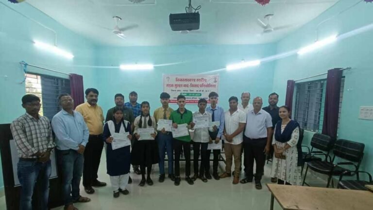 भरतपुर में सड़क सुरक्षा वाद-विवाद प्रतियोगिता संपन्न, विजेताओं को चेक और प्रशस्ति पत्र देकर सम्मानित