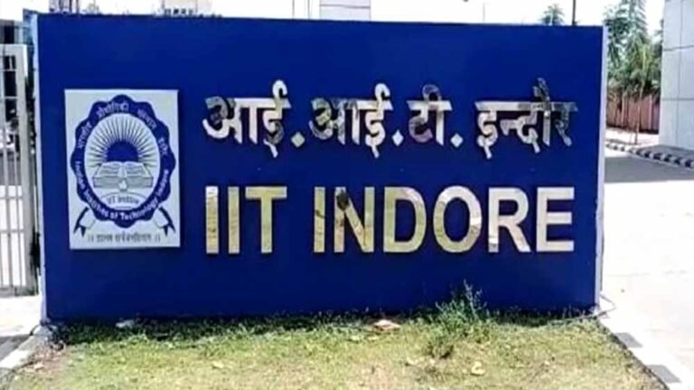 क्रांतिकारी तकनीक! IIT इंदौर ने बनाया ऐसा उपकरण जो बिना सूरज और बैटरी के बनाएगा बिजली