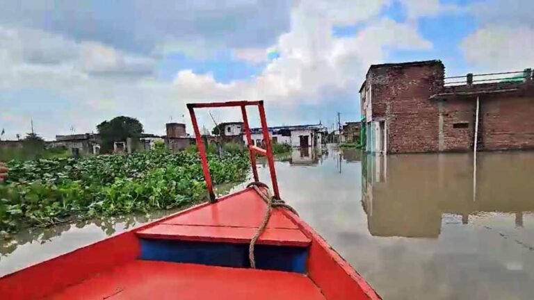 बाढ़ में डूबा ऐतिहासिक घाट, जहां कंस वध के बाद भगवान कृष्ण ने किया था विश्राम