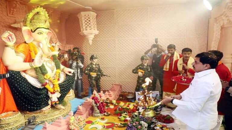 गणेश उत्सव में ‘ऑपरेशन सिंदूर’ थीम, युवाओं का राष्ट्रप्रेम देख भावुक हुए CM यादव