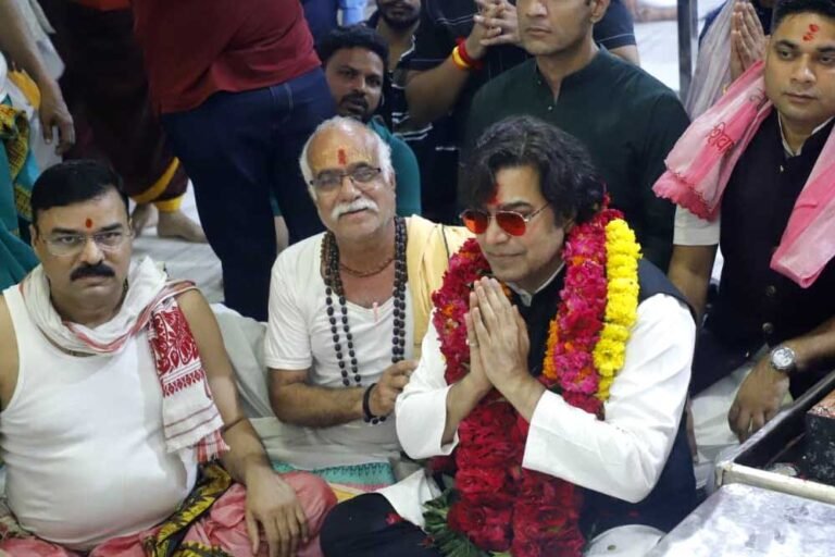 अभिनेता आशुतोष राणा का महाकाल दरबार दौरा, अपने अंदाज में पेश किया शिव स्त्रोत