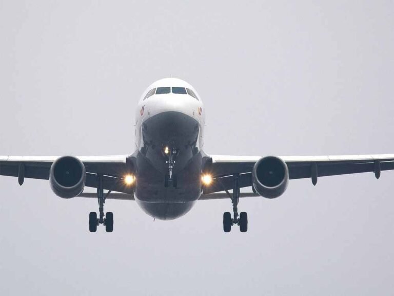 अमरेली में डरावना मंजर: रनवे से फिसला विमान, लैंडिंग के दौरान हुआ हादसा