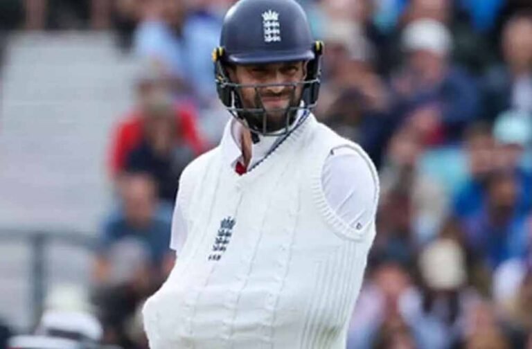 इंग्लैंड क्रिकेट को बड़ा झटका, दो बार वर्ल्ड कप विजेता ऑलराउंडर ने लिया संन्यास