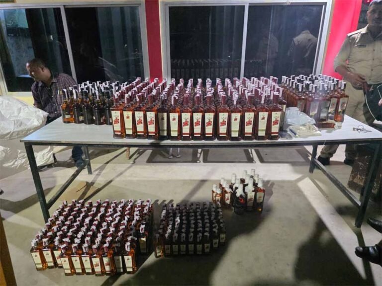 अवैध शराब पर शिकंजा: गोसाईगंज क्षेत्र में आबकारी विभाग की छापेमारी, भारी खेप जब्त