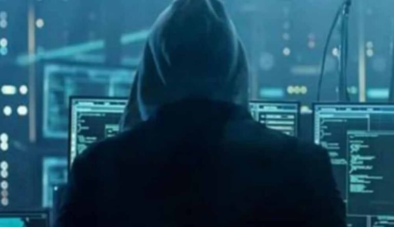 हैकर्स का गूगल को अल्टीमेटम : कर्मचारियों को निकालो, वरना कर देंगे डेटा लीक