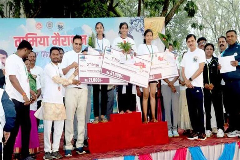 तामिया की घाटियों में दौड़े 9 राज्यों और 20 जिलों के धावक