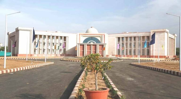 शिक्षक कमी का समाधान: MP में बच्चों की पढ़ाई अब Online Indirect Class से रुकेगी नहीं