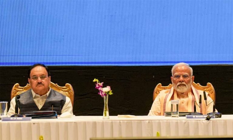 भाजपा के नए अध्यक्ष पर सस्पेंस, विपक्ष ने साधा निशाना