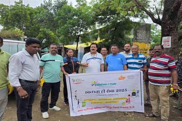 सेवा पखवाड़े में मंत्री टेटवाल ने सारंगपुर में चलाया सफाई अभियान
