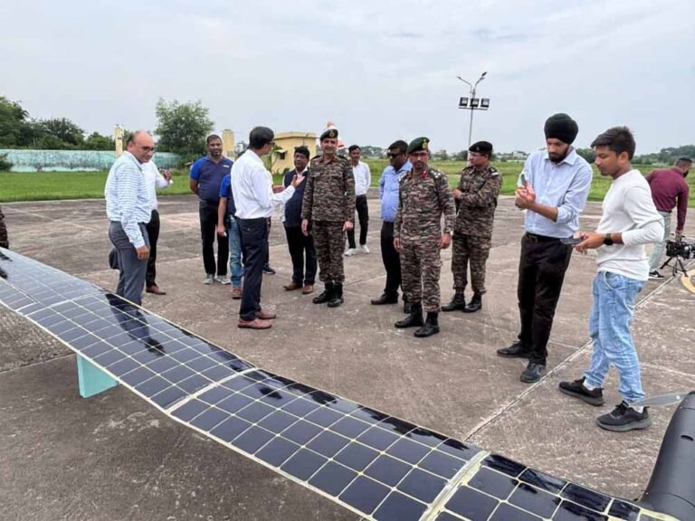 यूपीआईटीएस में सौर ऊर्जा से चलने वाला आधुनिक UAV बना आकर्षण