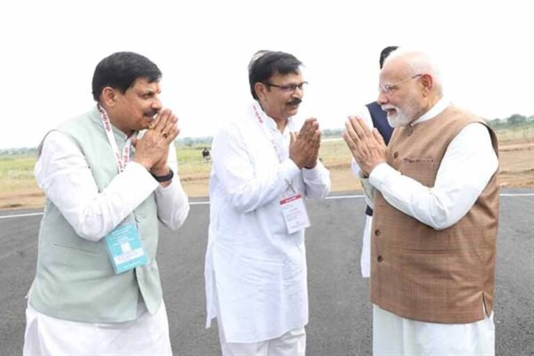 प्रधानमंत्री मोदी को दी गई भावभीनी विदाई