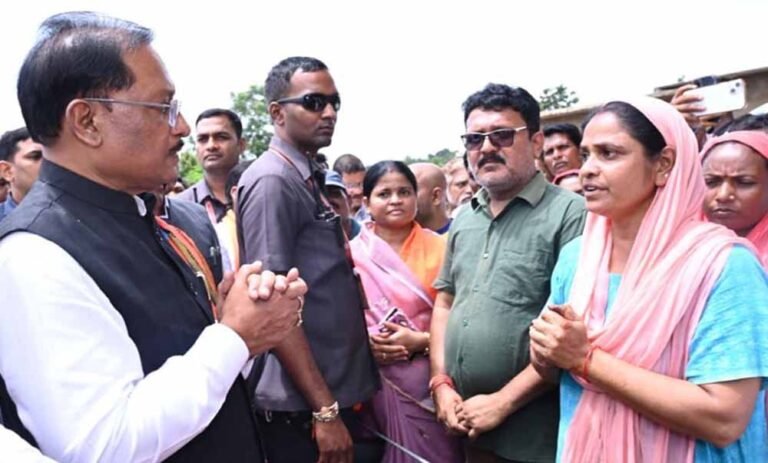 बर्तन, कपड़े, गैस सिलेंडर और चूल्हा भी उपलब्ध:मकान ढहने पर सहायता राशि भी प्रदान की गई