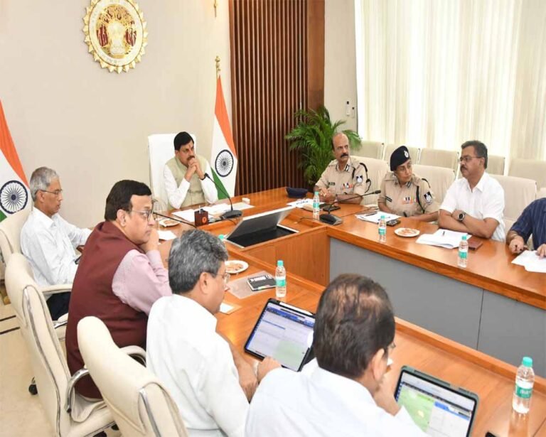 मुख्यमंत्री डॉ. यादव ने कहा- जिलों में उर्वरक वितरण में अव्यवस्था के लिए कलेक्टर होगें उत्तरदायी