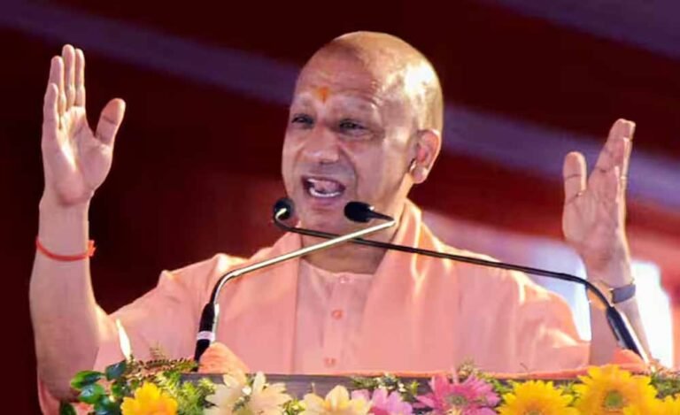 जनता दर्शन में 250 लोगों की समस्याएं सुनीं सीएम योगी ने, निस्तारण के लिए दिए जरूरी निर्देश