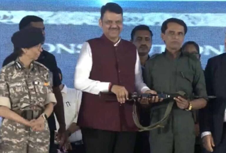 नक्सलियों की बड़ी हार: गढ़चिरौली में 60 सदस्यीय दल ने किया सरेंडर, कमांडर सोनू भी शामिल