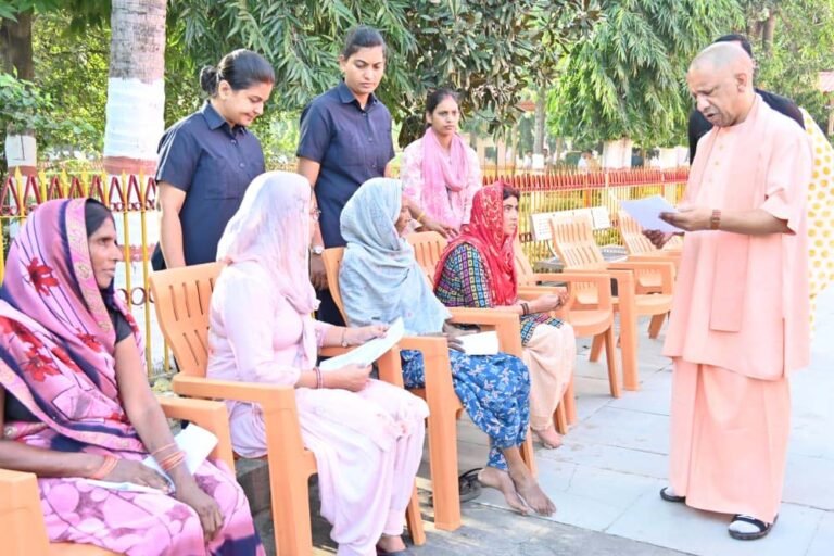 सीएम योगी का आश्वासन: जनता की हर समस्या का समाधान सरकार की सर्वोच्च प्राथमिकता