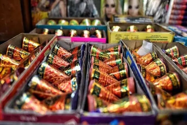 क्या हैं ग्रीन पटाखे और कैसे करते हैं ये प्रदूषण में कमी? जानिए नॉर्मल पटाखों से अंतर